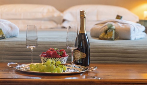 Habitación superior con 1 cama doble o 2 individuales, vistas a la montaña