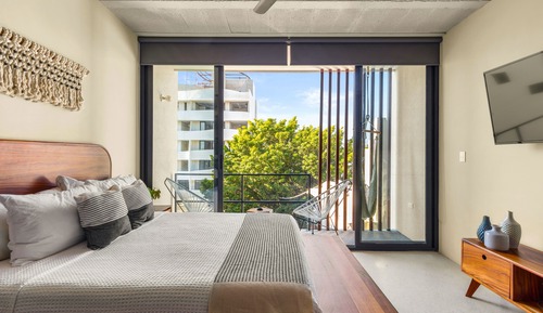 Estudio de diseño, balcón, vistas a la ciudad