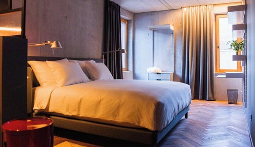Room (780 hL)