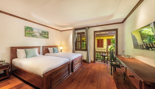 Deluxe Garden View with Bathtub (24 Hours Use of Room)