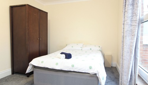 Habitación estándar con 1 cama doble o 2 individuales