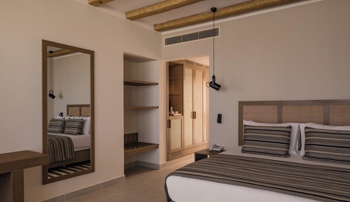 Habitación superior, 1 cama de matrimonio, vistas al jardín