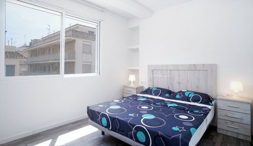 Apartamento, 3 habitaciones, balcón, vistas a la ciudad