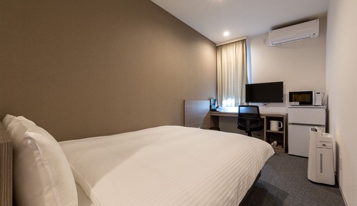 Habitación estándar doble, no fumadores (check-in is not available after 11PM)