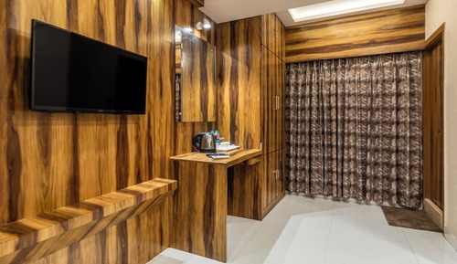 Habitación Deluxe doble, 1 cama de matrimonio grande, vistas a la ciudad