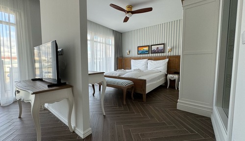 Ocean View Apartments - Country View