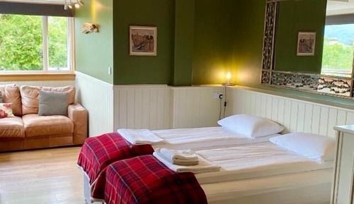 Habitación superior con 1 cama doble o 2 individuales, vistas al lago