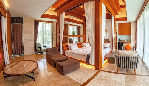 Villa de lujo, 1 cama de matrimonio grande, balcón, vistas al lago