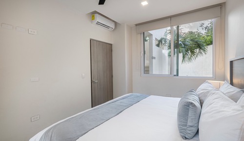 Suite estudio estándar, 1 cama de matrimonio grande con sofá cama, balcón, vistas al jardín