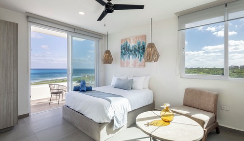 Suite estudio de diseño, 1 cama de matrimonio, balcón, vistas al mar
