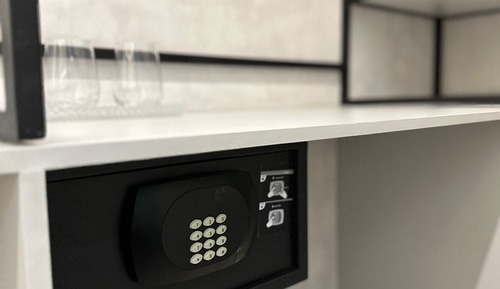 Habitación triple, vistas a la piscina