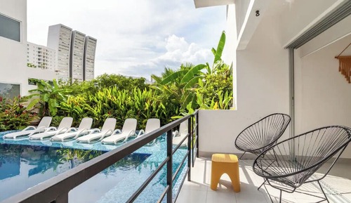 Suite exclusiva, balcón, vistas a la piscina