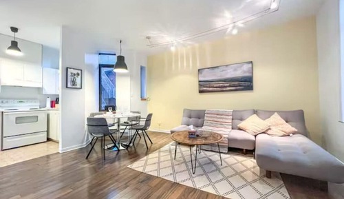 Casa adosada familiar, 3 habitaciones, vistas al jardín