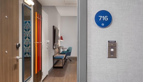 Habitación, 1 cama de matrimonio grande (Mobility & Hearing, Roll-in Shower)