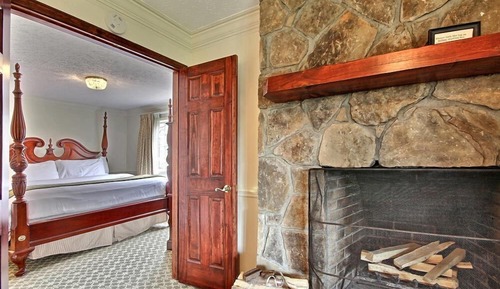 King Fireplace Suite in Meadows Bldg