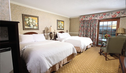 Deluxe Double Queen in Meadows Bldg