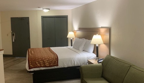 Comfort Room, King Suite with Sofa Bed