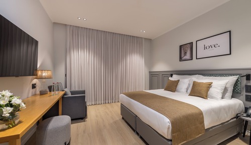 Deluxe Pool View Room With Balcony