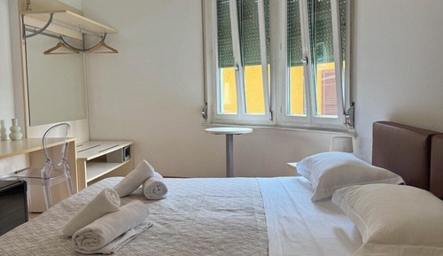 Habitación Confort con 1 cama doble o 2 individuales, vistas a la ciudad