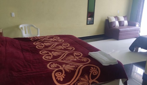 Habitación triple clásica, balcón, vistas a la ciudad