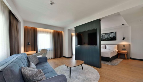 Suite, vistas parciales al mar