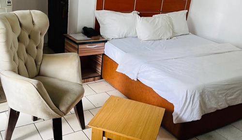 Suite, balcón, vistas a la ciudad