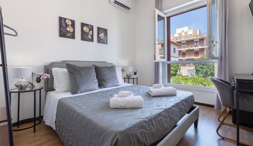 Habitación clásica con 1 cama doble o 2 individuales, vistas al patio