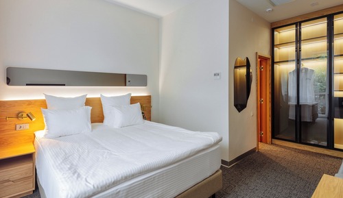 Habitación Confort con 1 cama doble o 2 individuales, no fumadores, vistas a la ciudad