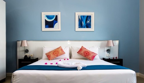 Habitación básica con 1 cama doble o 2 individuales, vistas al puerto