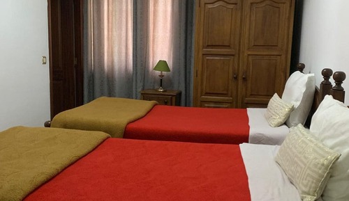 Habitación básica con 2 camas individuales (SUITE 12)