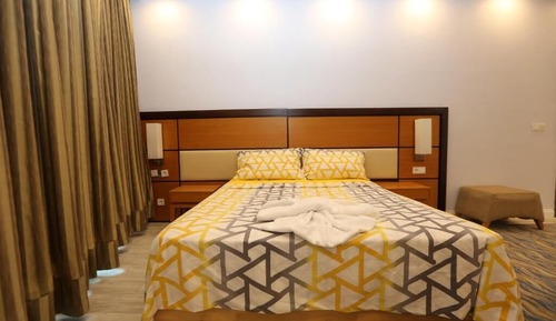 Habitación triple clásica, patio, vistas a la ciudad