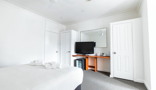 Habitación doble, 1 cama de matrimonio, baño compartido