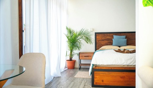 Casa superior, bañera, vistas parciales al lago