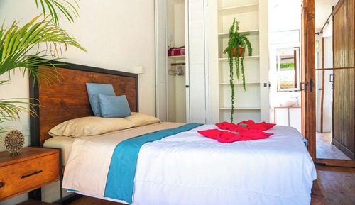 Casa Premier, bañera, vistas al jardín