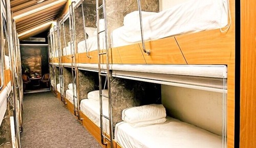 Dormitorio compartido básico, solo para mujeres