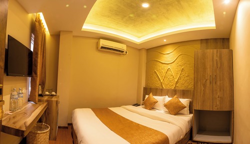 Habitación doble superior, 1 cama de matrimonio, vistas a la ciudad