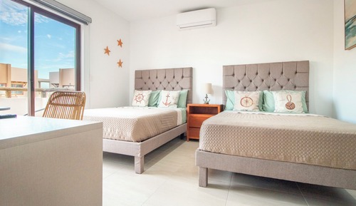 Apartamento superior, 2 camas dobles, vistas a la piscina