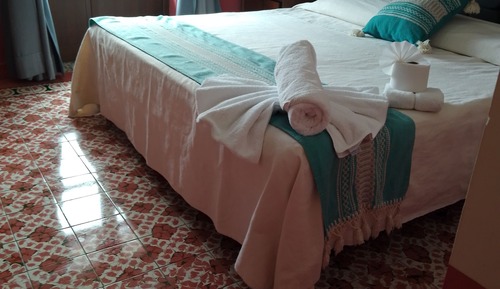 Habitación Confort, balcón, vistas a la ciudad