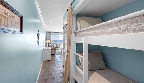 Apartamento, varias camas, balcón, vistas al mar (Mistral 10)