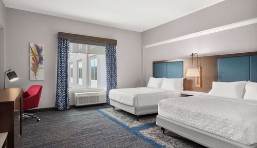 Habitación, 2 camas de matrimonio, frigorífico y microondas