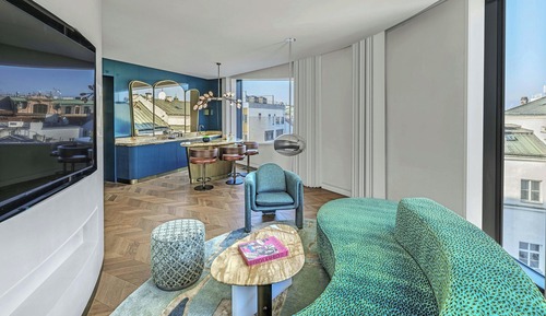 Suite, 1 cama de matrimonio grande, vistas a la ciudad