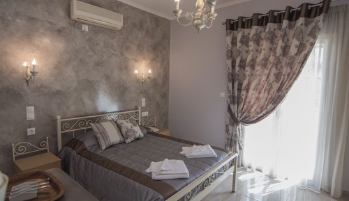 Habitación superior con 1 cama doble o 2 individuales