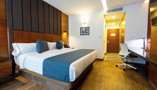 Habitación estándar, 1 cama de matrimonio grande, vistas a la ciudad