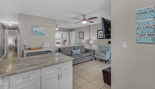 Apartamento, varias camas, patio, vistas al jardín (Beachside Villas 513)