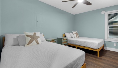 Apartamento, varias camas, patio, vistas al jardín (Beachside Villas 1013)