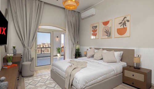 Apartamento presidencial, 4 habitaciones, balcón, vistas parciales al mar