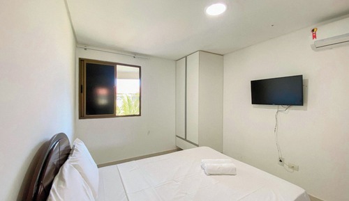 Apartamento familiar, vistas a la piscina