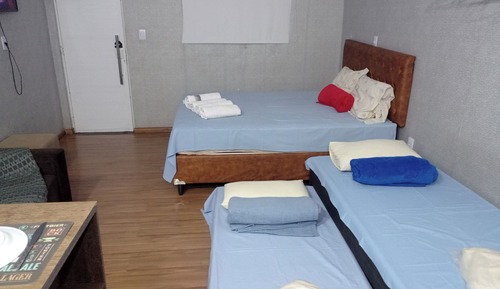 Habitación familiar doble, vistas al patio