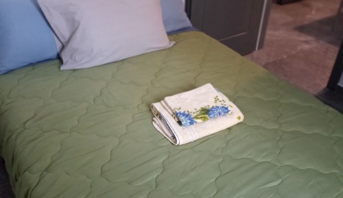 Casa, 2 habitaciones, cocina, en la zona del jardín