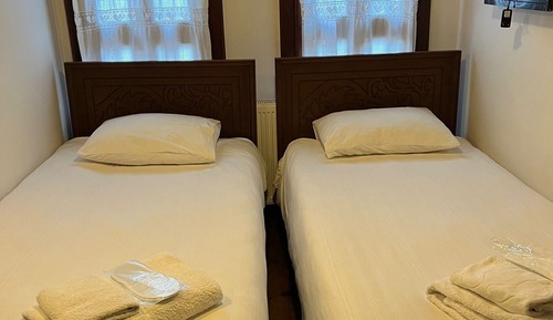 Habitación clásica con 2 camas individuales